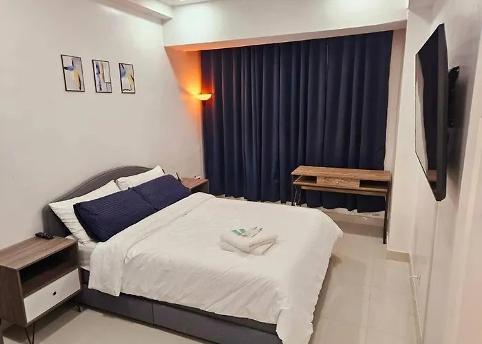 Bgc Beautiful Large 1 Bedroom Sleeps 3 Adults Манила