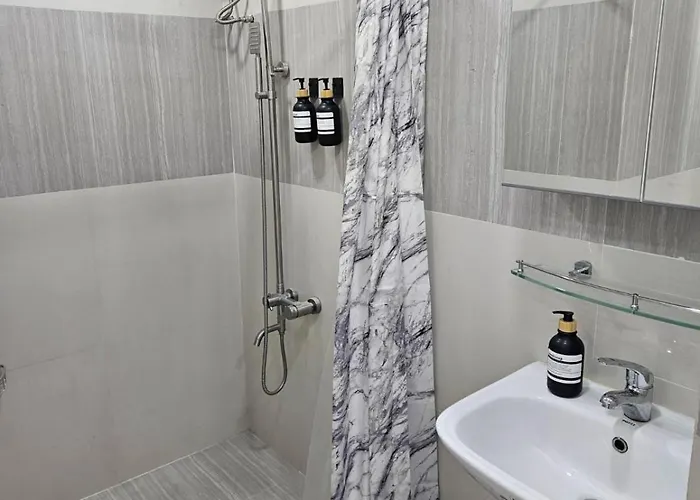 Апартаменты Bgc Beautiful Large 1 Bedroom Sleeps 3 Adults *